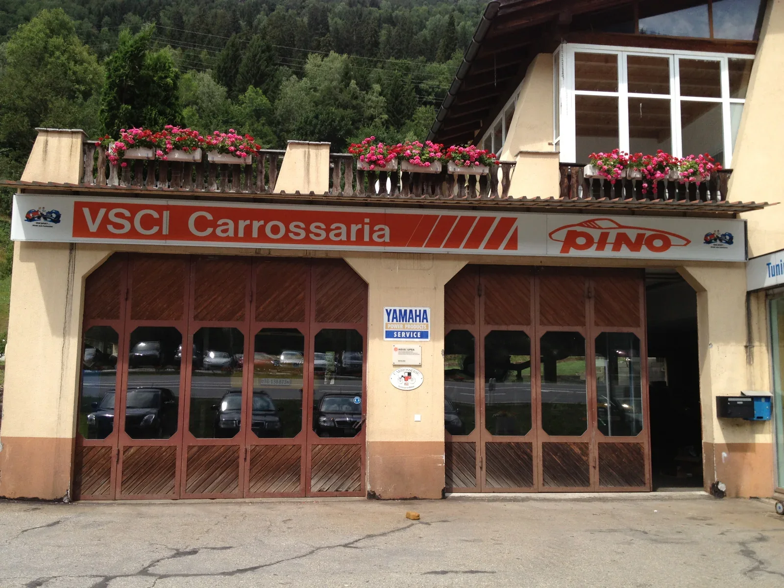 Einblick – Garage Carrosserie Autospritzwerk Pino AG