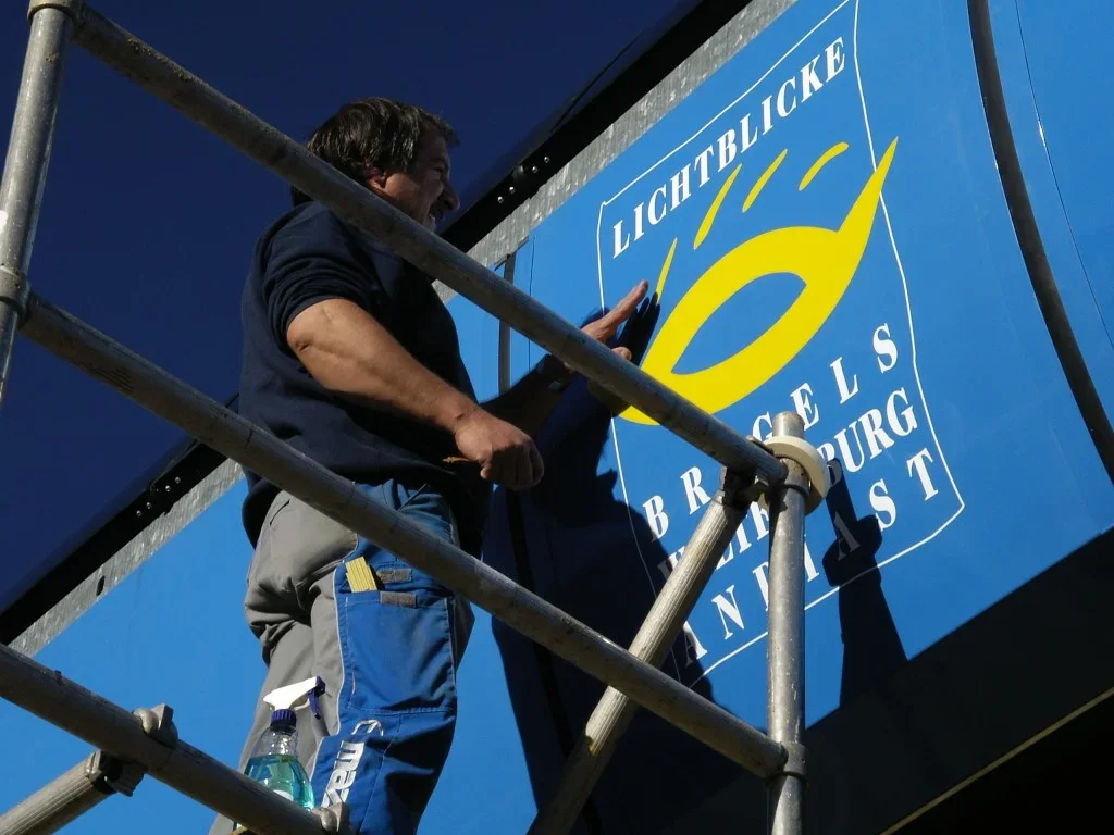 Einblick – Garage Carrosserie Autospritzwerk Pino AG