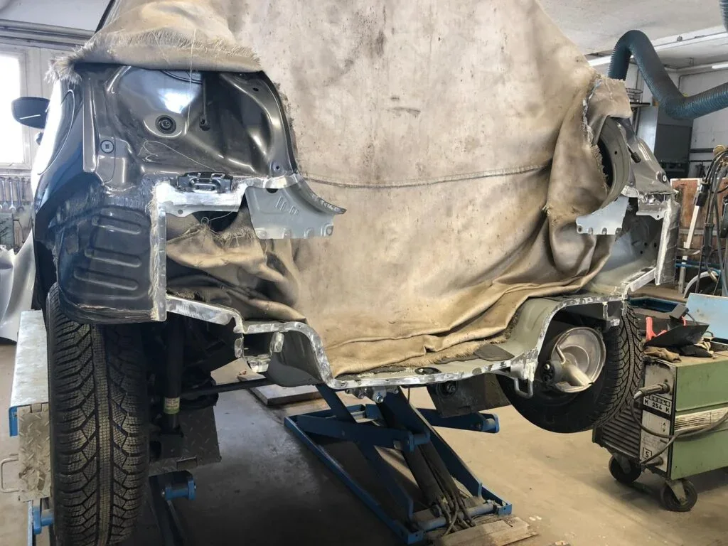 Einblick – Garage Carrosserie Autospritzwerk Pino AG