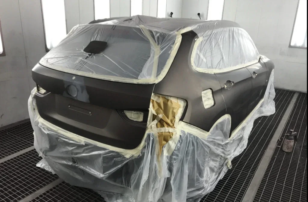 Einblick – Garage Carrosserie Autospritzwerk Pino AG