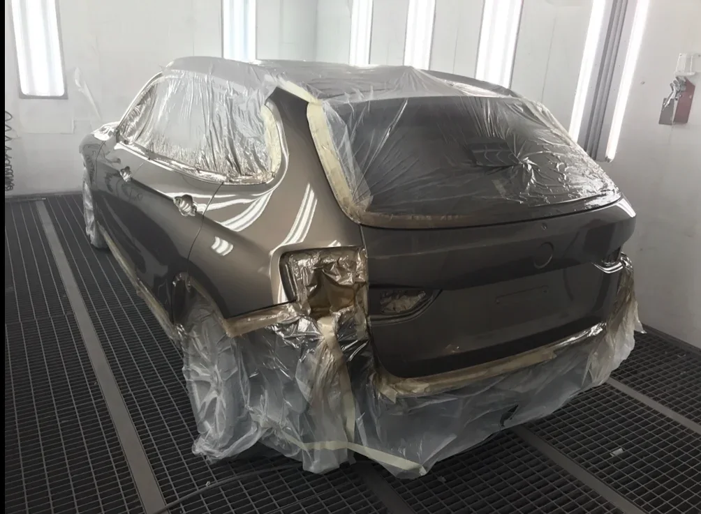 Einblick – Garage Carrosserie Autospritzwerk Pino AG