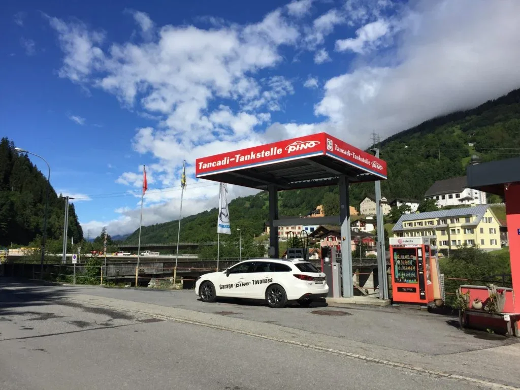 Garage Carrosserie Autospritzwerk Pino AG in Tavanasa – Einblick 24